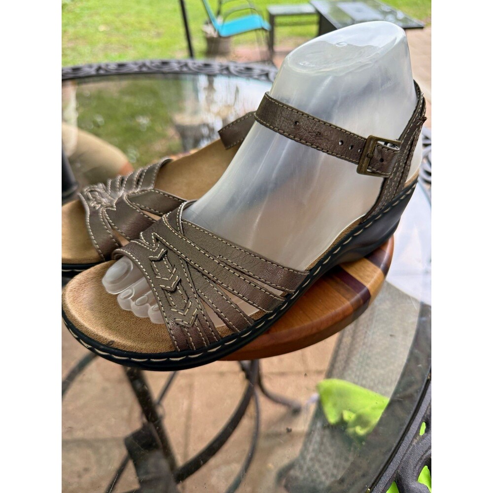 Clarks Women’s 7.5 M Bronze Leather Sandals Slingback Comfort Strappy 65129
